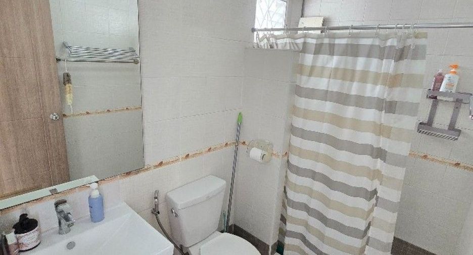 Reihenhaus zur Miete und zum Kauf mit 3 Zimmer in Mueang Samut Prakan, Samut Prakan