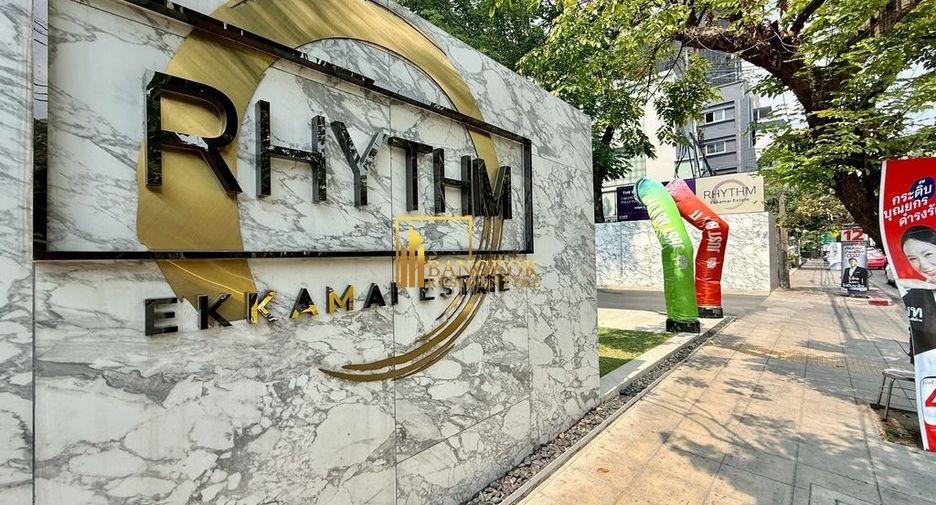 For rent 2 bedrooms condo in Watthana, Bangkok