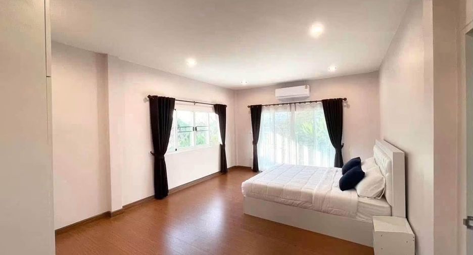 For rent 5 bedrooms house in Mueang Chiang Mai, Chiang Mai