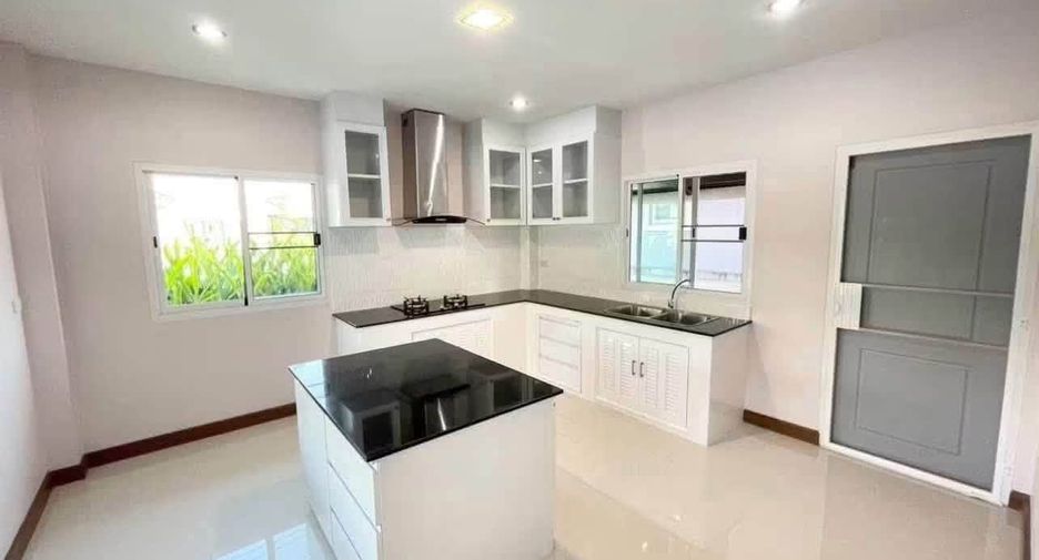 For rent 5 bedrooms house in Mueang Chiang Mai, Chiang Mai