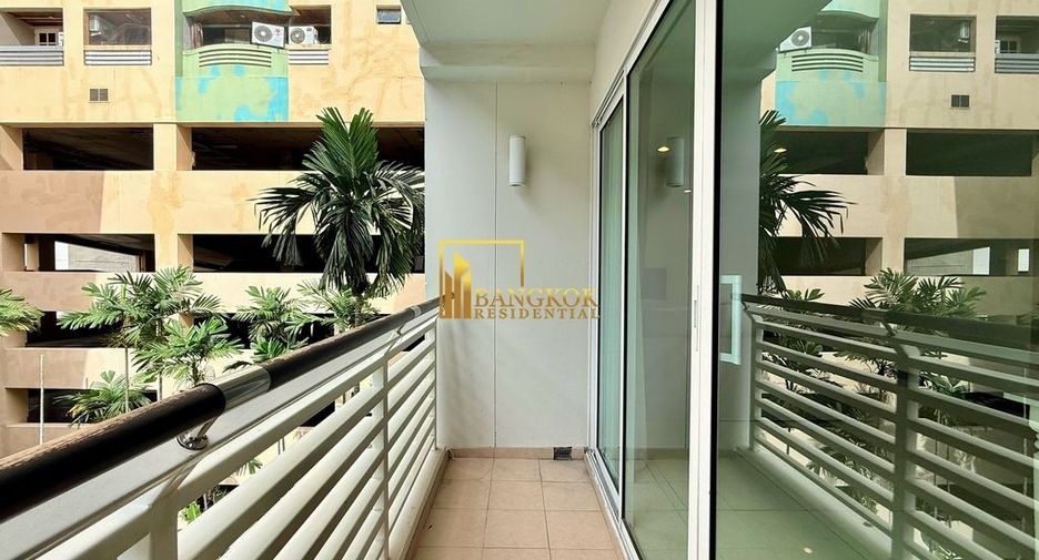 Condo en alquiler de 3 habitaciones en Watthana, Bangkok