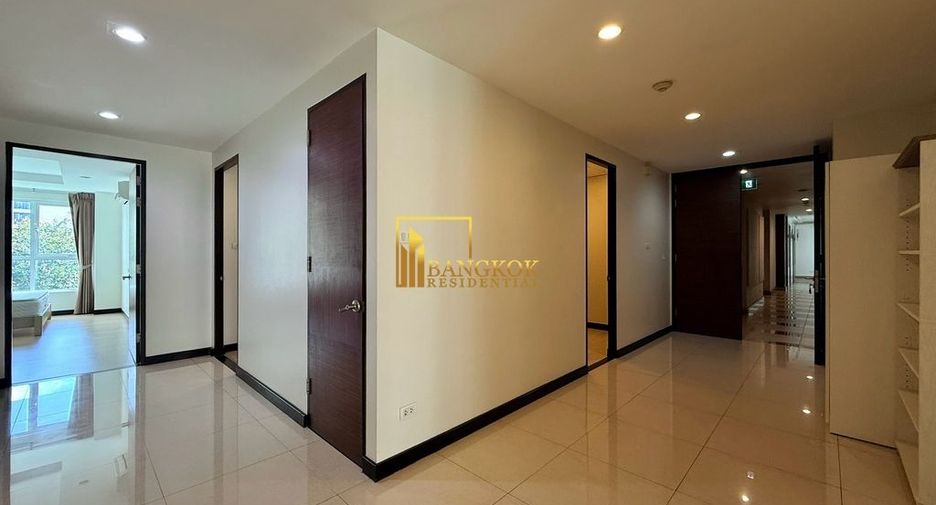 Condo en alquiler de 3 habitaciones en Watthana, Bangkok