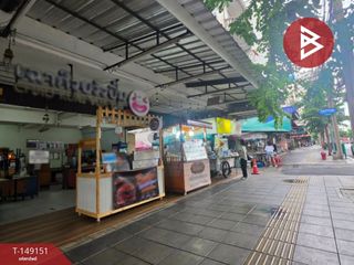 Local comercial en venta de 4 habitaciones en Yan Nawa, Bangkok