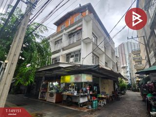 Local comercial en venta de 4 habitaciones en Yan Nawa, Bangkok