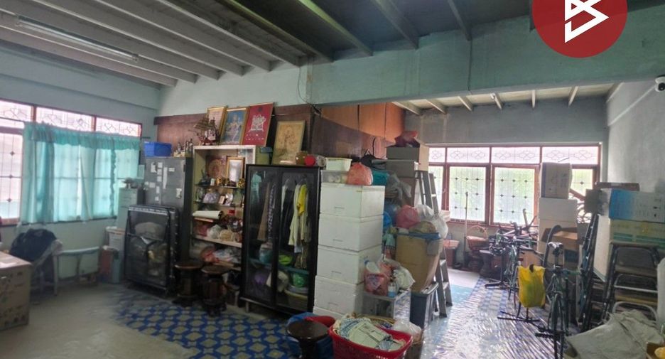 Local comercial en venta de 4 habitaciones en Yan Nawa, Bangkok