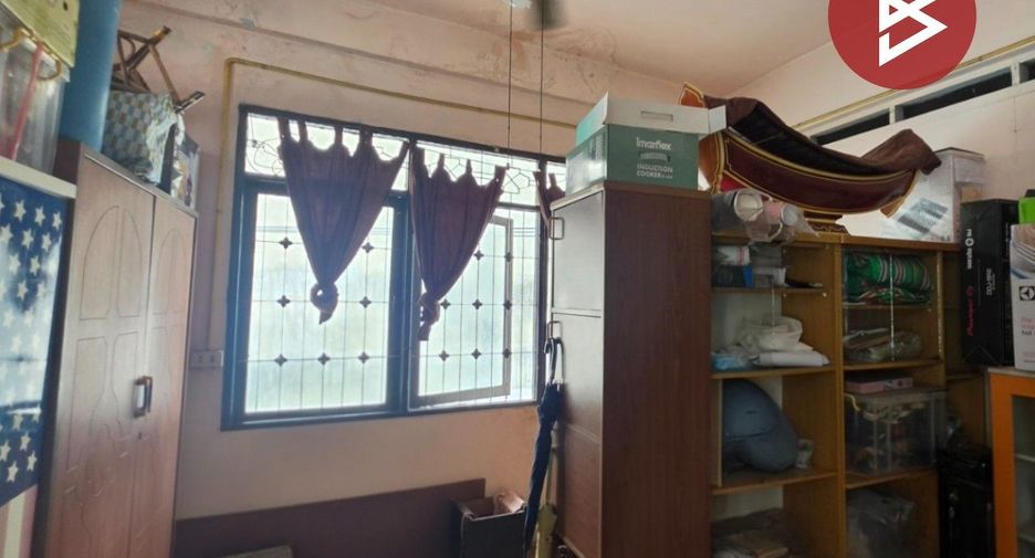 Local comercial en venta de 4 habitaciones en Yan Nawa, Bangkok
