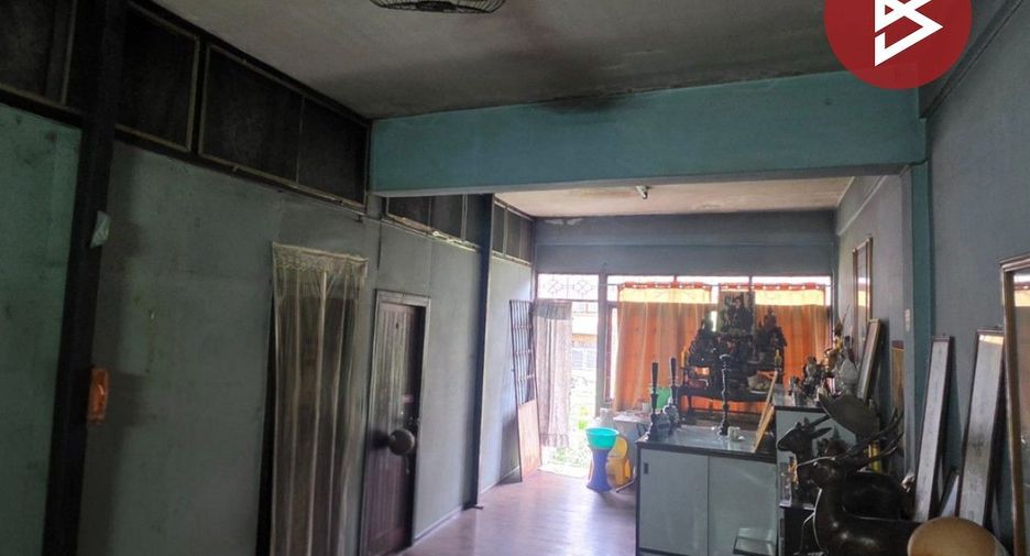 Local comercial en venta de 4 habitaciones en Yan Nawa, Bangkok