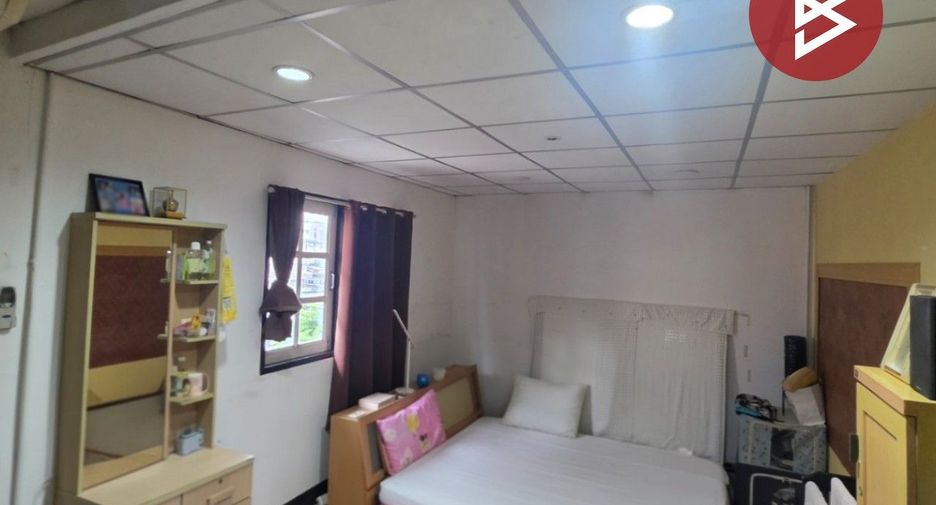 Local comercial en venta de 4 habitaciones en Yan Nawa, Bangkok