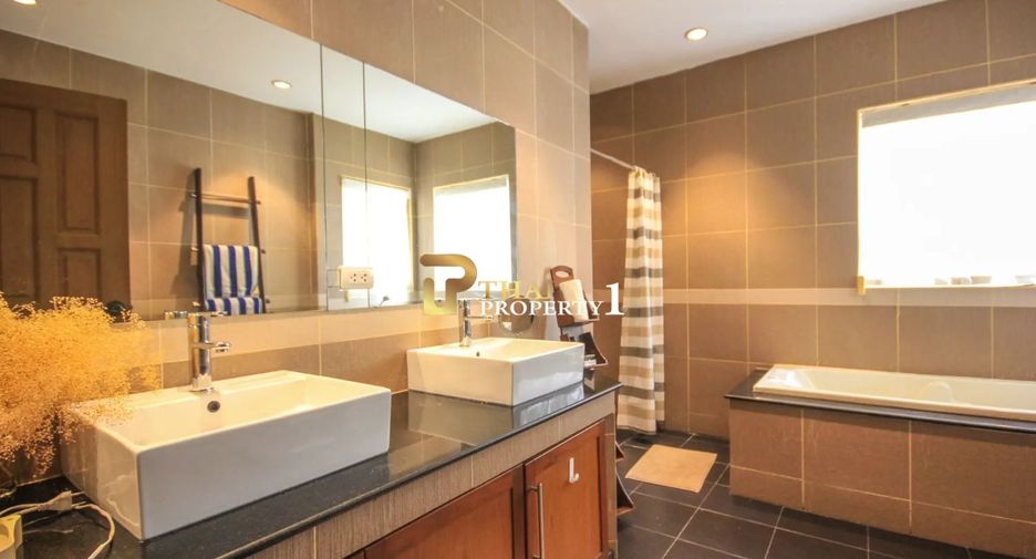 For sale 3 bedrooms villa in Hua Hin, Prachuap Khiri Khan
