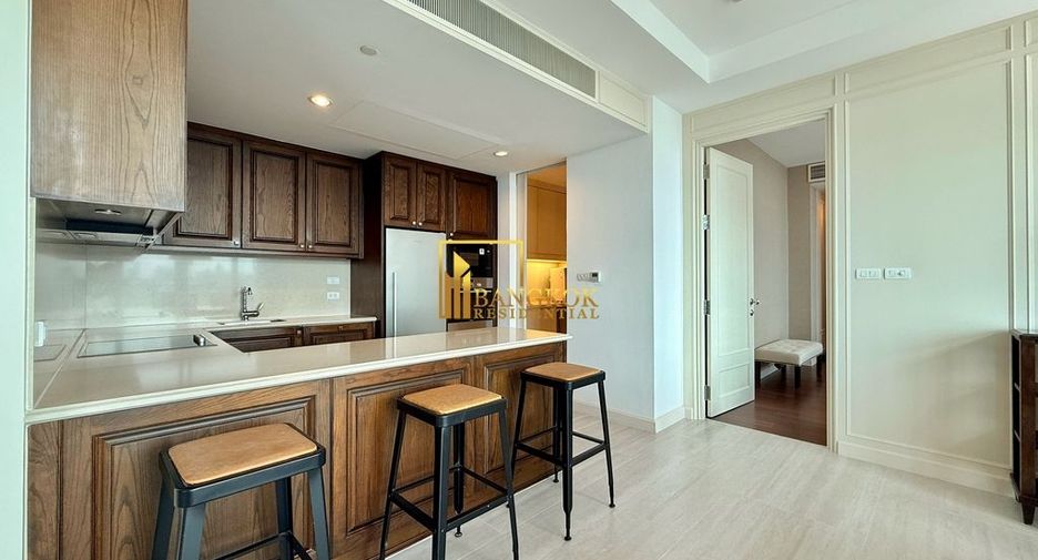 For rent 3 bedrooms condo in Pathum Wan, Bangkok