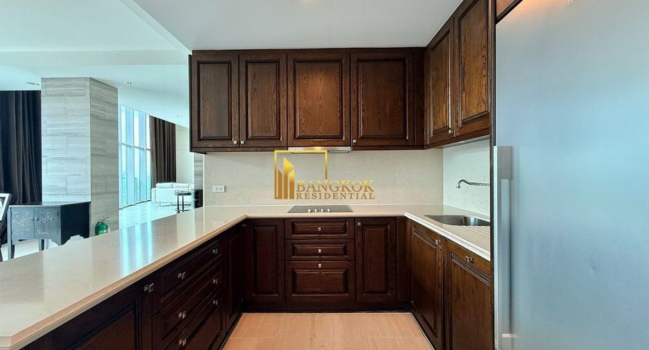 For rent 3 bedrooms condo in Pathum Wan, Bangkok