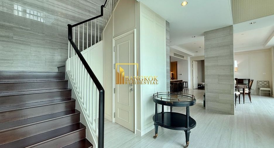 For rent 3 bedrooms condo in Pathum Wan, Bangkok
