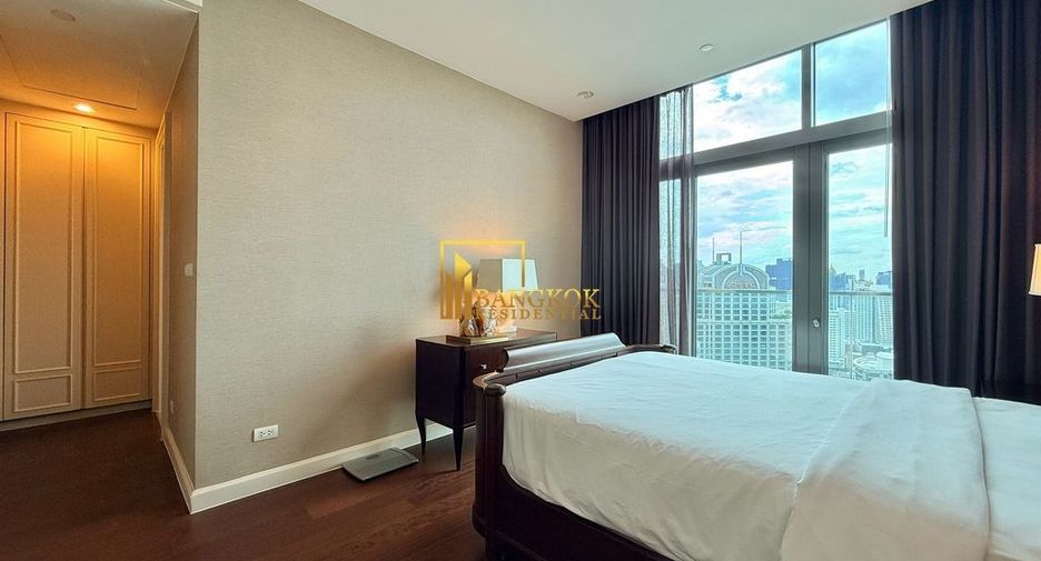 For rent 3 bedrooms condo in Pathum Wan, Bangkok