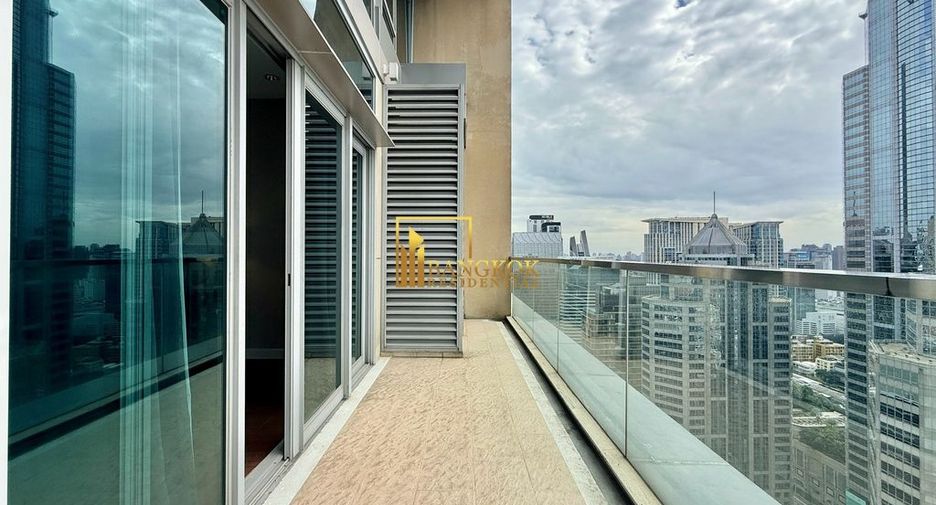 For rent 3 bedrooms condo in Pathum Wan, Bangkok
