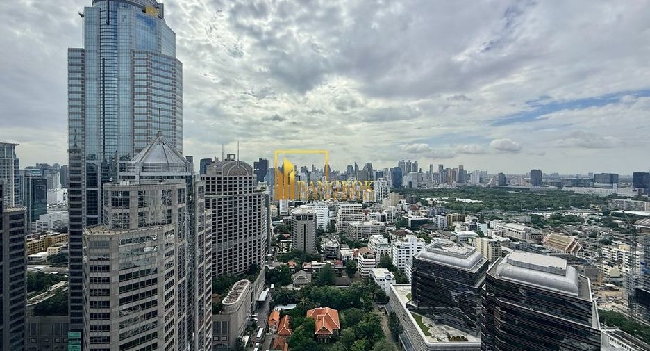For rent 3 bedrooms condo in Pathum Wan, Bangkok