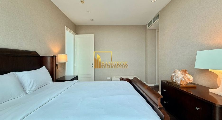 For rent 3 bedrooms condo in Pathum Wan, Bangkok