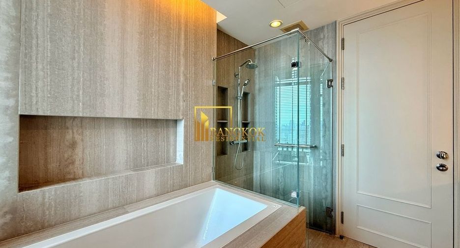 For rent 3 bedrooms condo in Pathum Wan, Bangkok