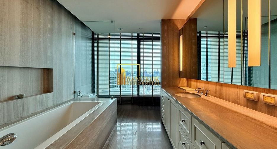 For rent 3 bedrooms condo in Pathum Wan, Bangkok