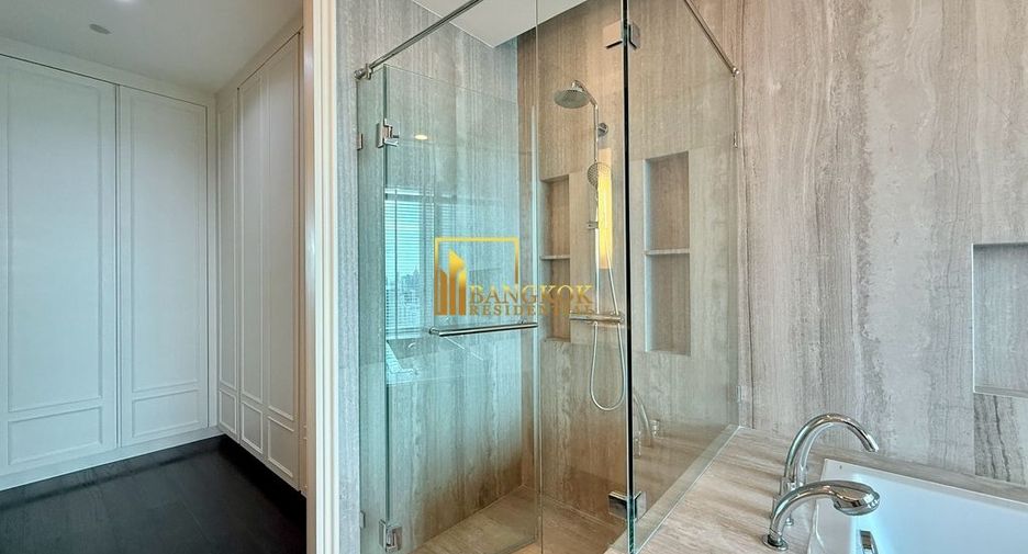 For rent 3 bedrooms condo in Pathum Wan, Bangkok