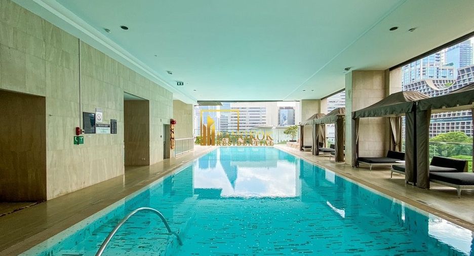 For rent 3 bedrooms condo in Pathum Wan, Bangkok