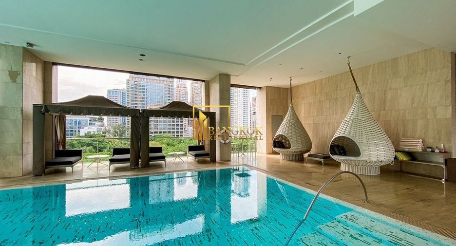 For rent 3 bedrooms condo in Pathum Wan, Bangkok