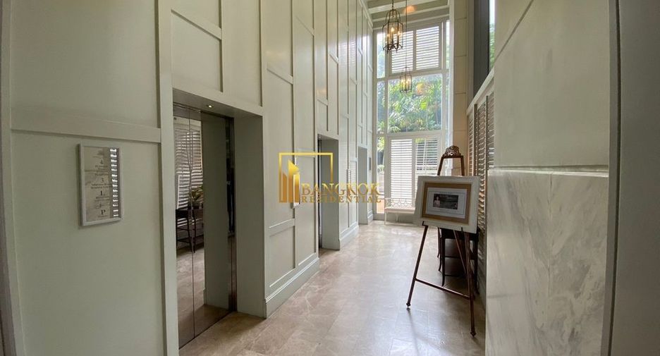 For rent 3 bedrooms condo in Pathum Wan, Bangkok