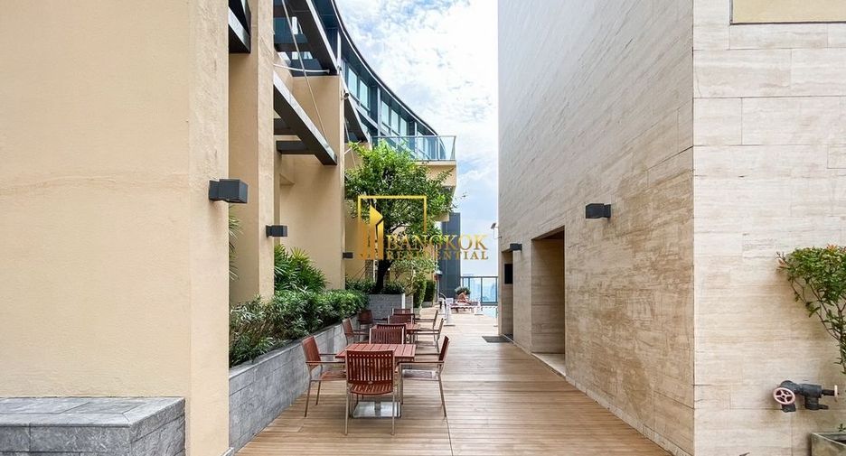 For rent 3 bedrooms condo in Pathum Wan, Bangkok