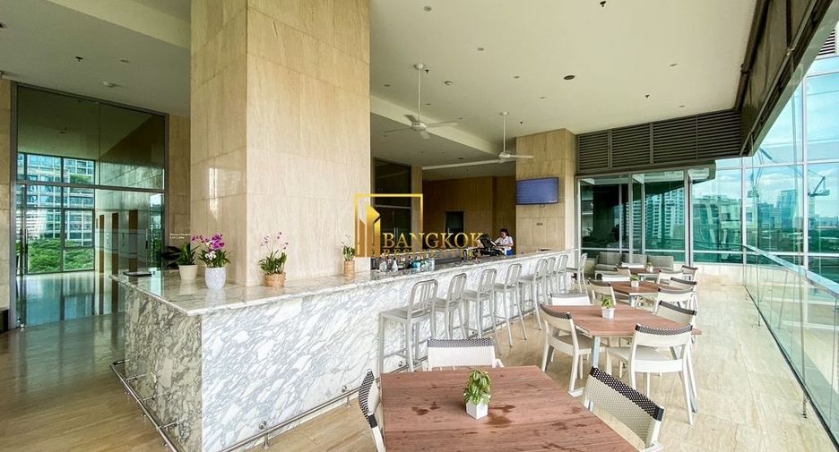 For rent 3 bedrooms condo in Pathum Wan, Bangkok