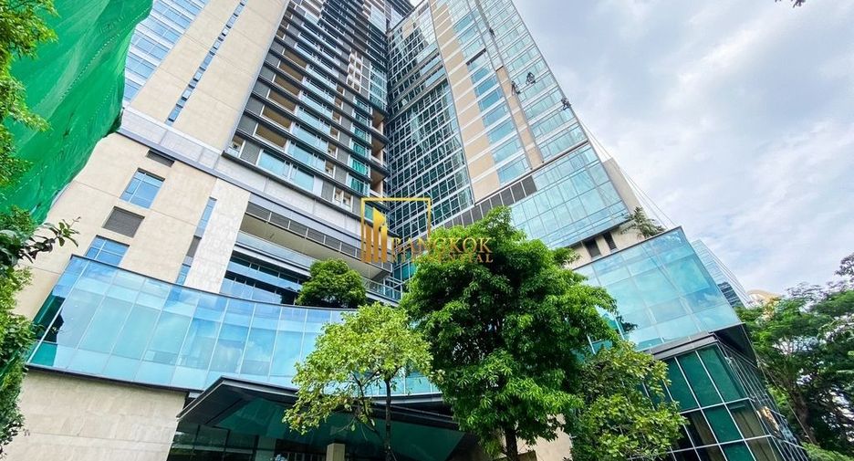For rent 3 bedrooms condo in Pathum Wan, Bangkok