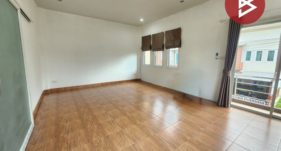 For sale 3 bedrooms townhouse in Si Racha, Chonburi