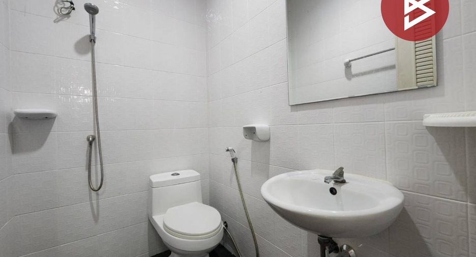 For sale 3 bedrooms townhouse in Si Racha, Chonburi