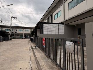 出售 4 卧室 联排别墅 在 Mueang Chachoengsao, Chachoengsao