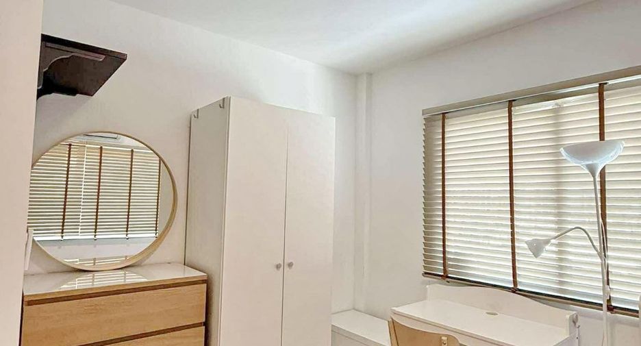 For rent 2 bedrooms townhouse in Prawet, Bangkok