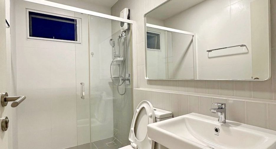For rent 2 bedrooms townhouse in Prawet, Bangkok