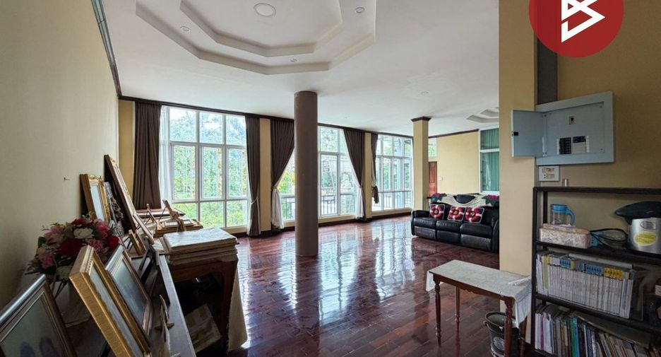 Haus zum Kauf mit 6 Zimmer in Pak Chong, Nakhon Ratchasima