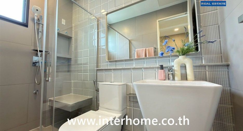 For sale 4 bedrooms house in Bang Khun Thian, Bangkok