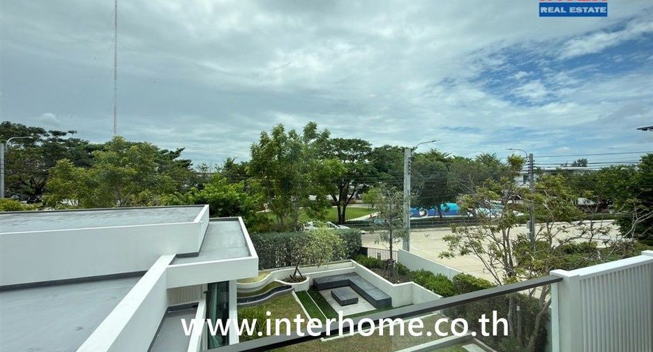 For sale 4 bedrooms house in Bang Khun Thian, Bangkok