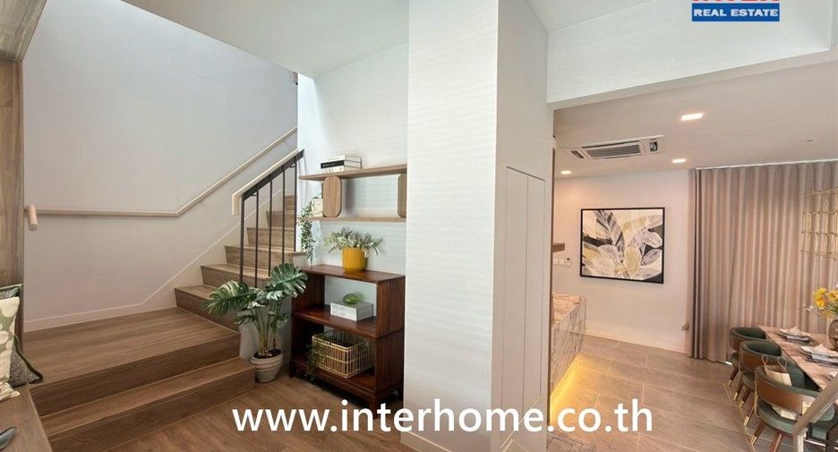 For sale 4 bedrooms house in Bang Khun Thian, Bangkok
