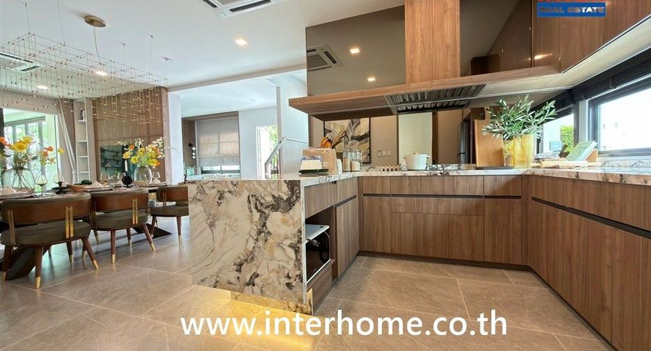 For sale 4 bedrooms house in Bang Khun Thian, Bangkok