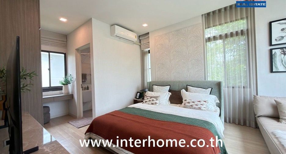 For sale 4 bedrooms house in Bang Khun Thian, Bangkok