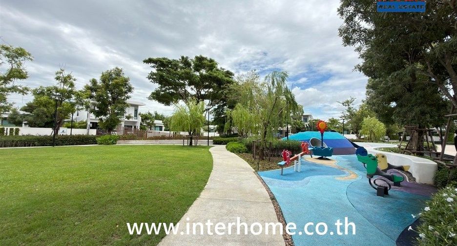 For sale 4 bedrooms house in Bang Khun Thian, Bangkok