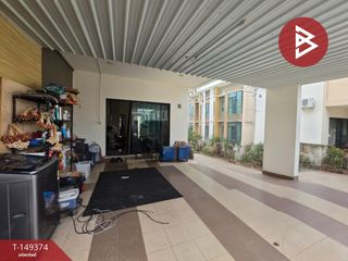 Casa adosada en venta de 3 habitaciones en Phan Thong, Chonburi