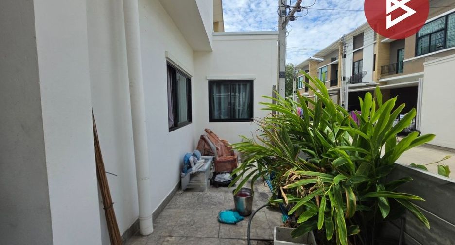 Reihenhaus zum Kauf mit 3 Zimmer in Phan Thong, Chonburi