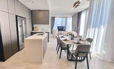 Condo en alquiler y en venta de 3 habitaciones en Khlong Toei, Bangkok