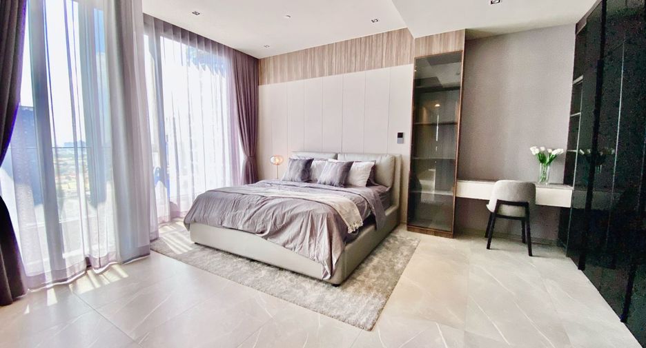 Condo en alquiler y en venta de 3 habitaciones en Khlong Toei, Bangkok
