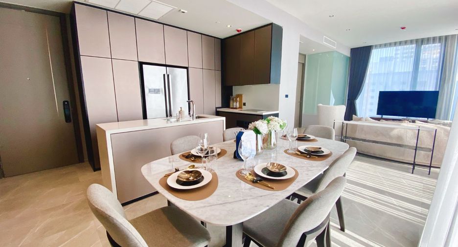 Condo en alquiler y en venta de 3 habitaciones en Khlong Toei, Bangkok