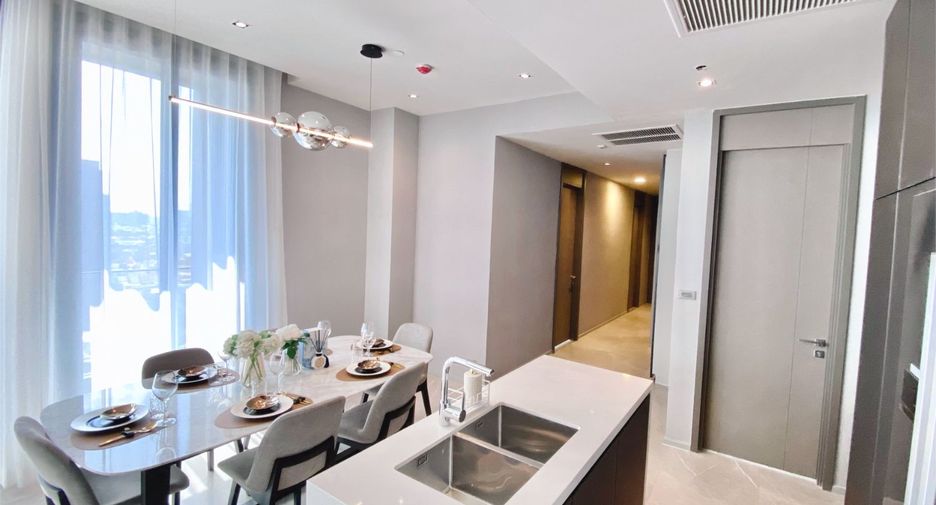 Condo en alquiler y en venta de 3 habitaciones en Khlong Toei, Bangkok