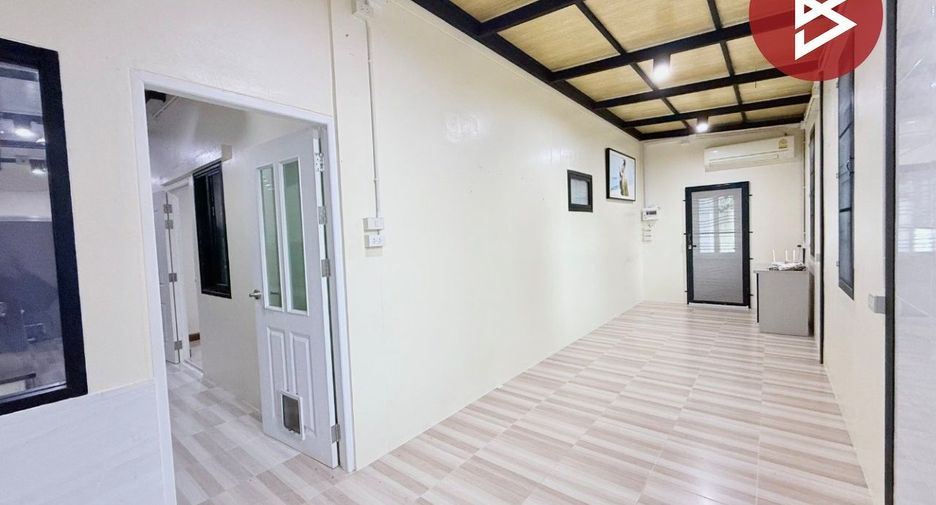 For sale 4 bedrooms house in Ban Bueng, Chonburi
