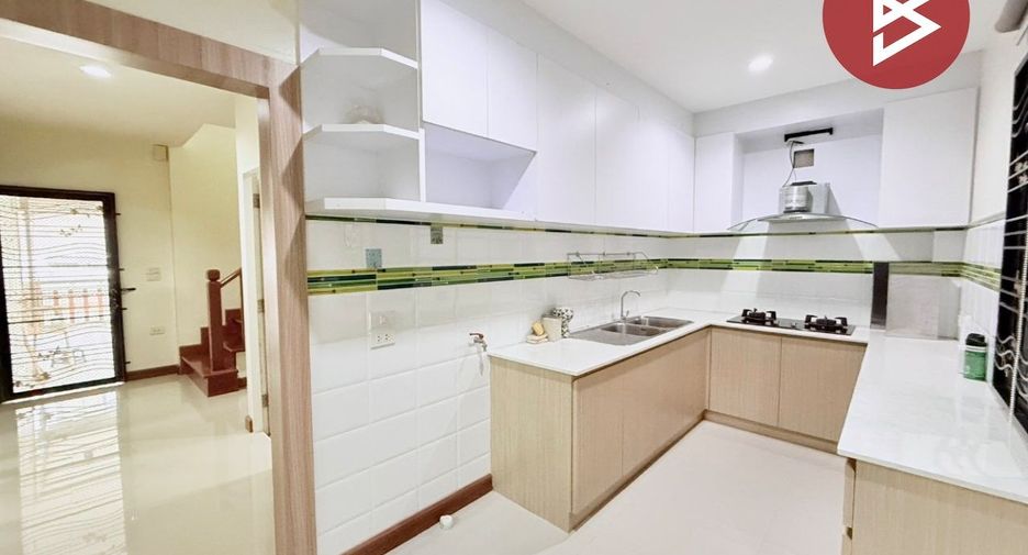 For sale 4 bedrooms house in Ban Bueng, Chonburi