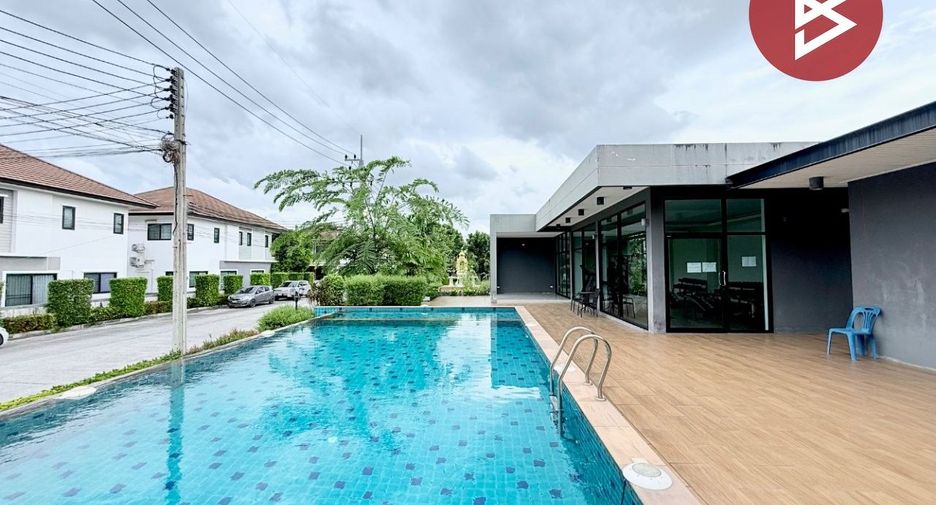 For sale 4 bedrooms house in Ban Bueng, Chonburi